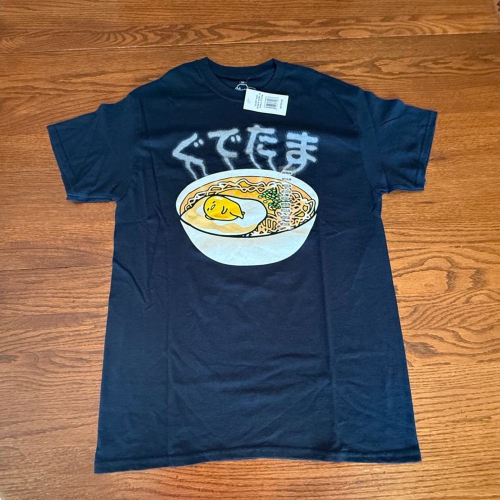 NWT Gudetama Ramen Bowl with Kanji Steam Short Sleeve Graphic Tee T-Shirt M